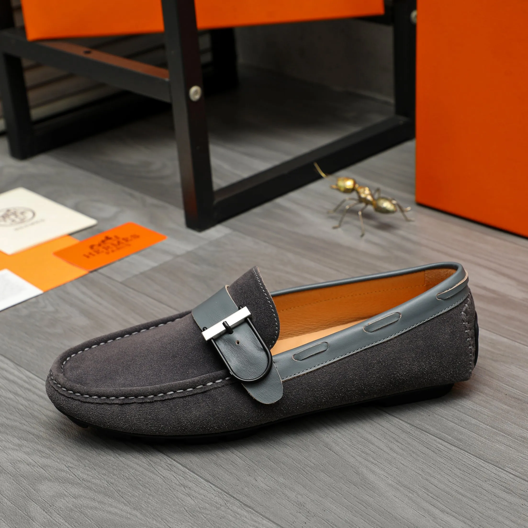 P380 Product trademark: HERMES "Hermes" casual slip-on men's shoes Regular size: 38-44 Product material: Selected frosted cowhide upper, pigskin lining, rubber outsole